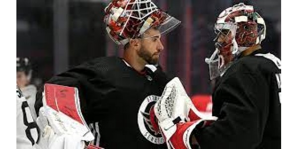 Cam Talbot ulos rikkinäisen kylkiluun kanssa